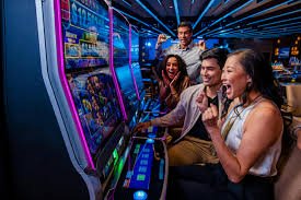 Platform ksatriagaming menampilkan pasar olahraga, kasino langsung, dan permainan slot